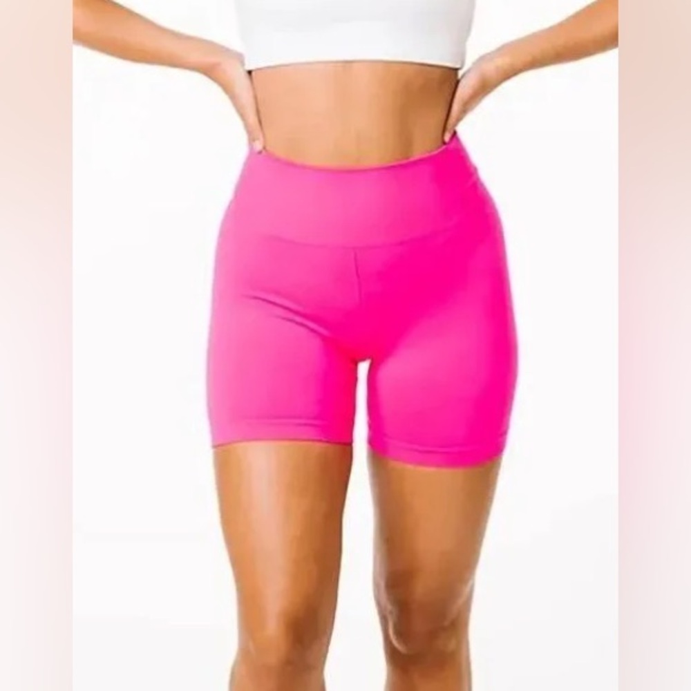ZYIA Active Neon Pink Seamless Hustle Compression Bike Shorts Size Medium